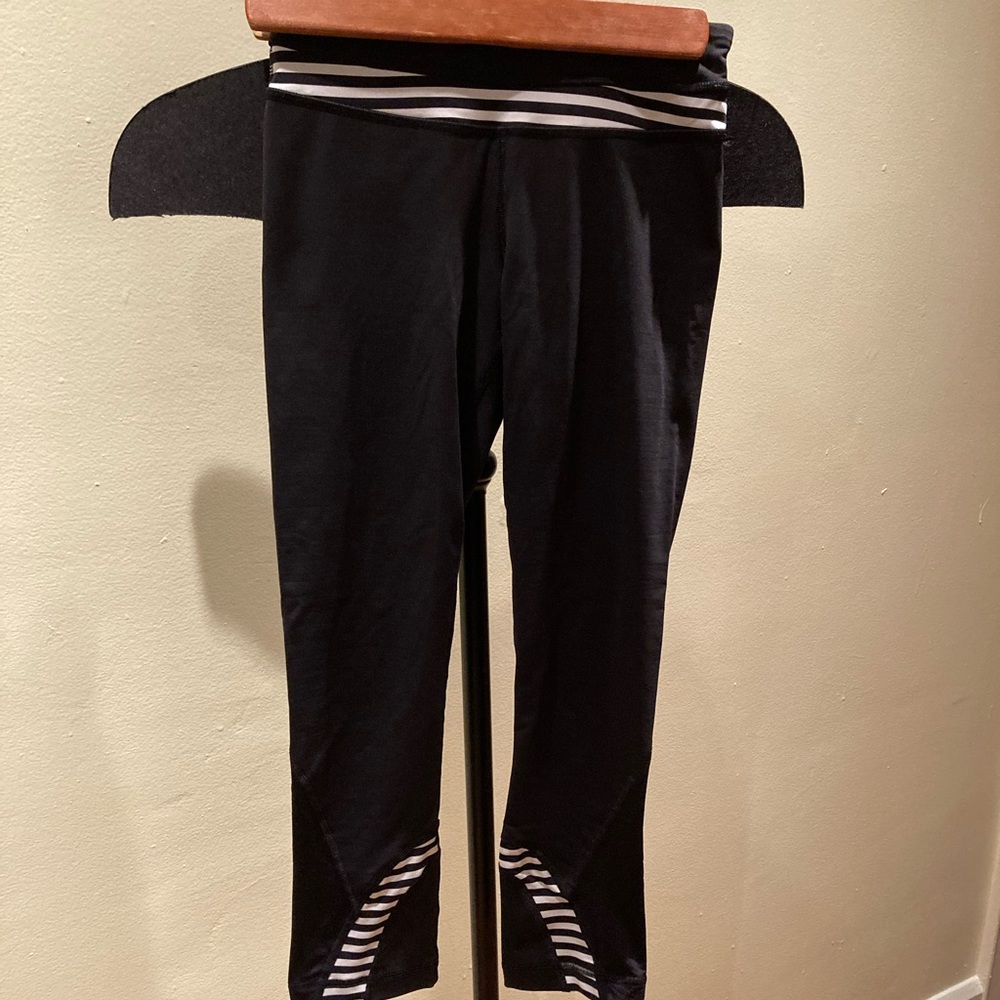Lululemon Black w/ Stripe Inspire II Crop